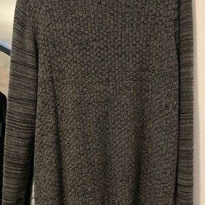 Gray Crewneck Sweater with Textured Knit Pattern